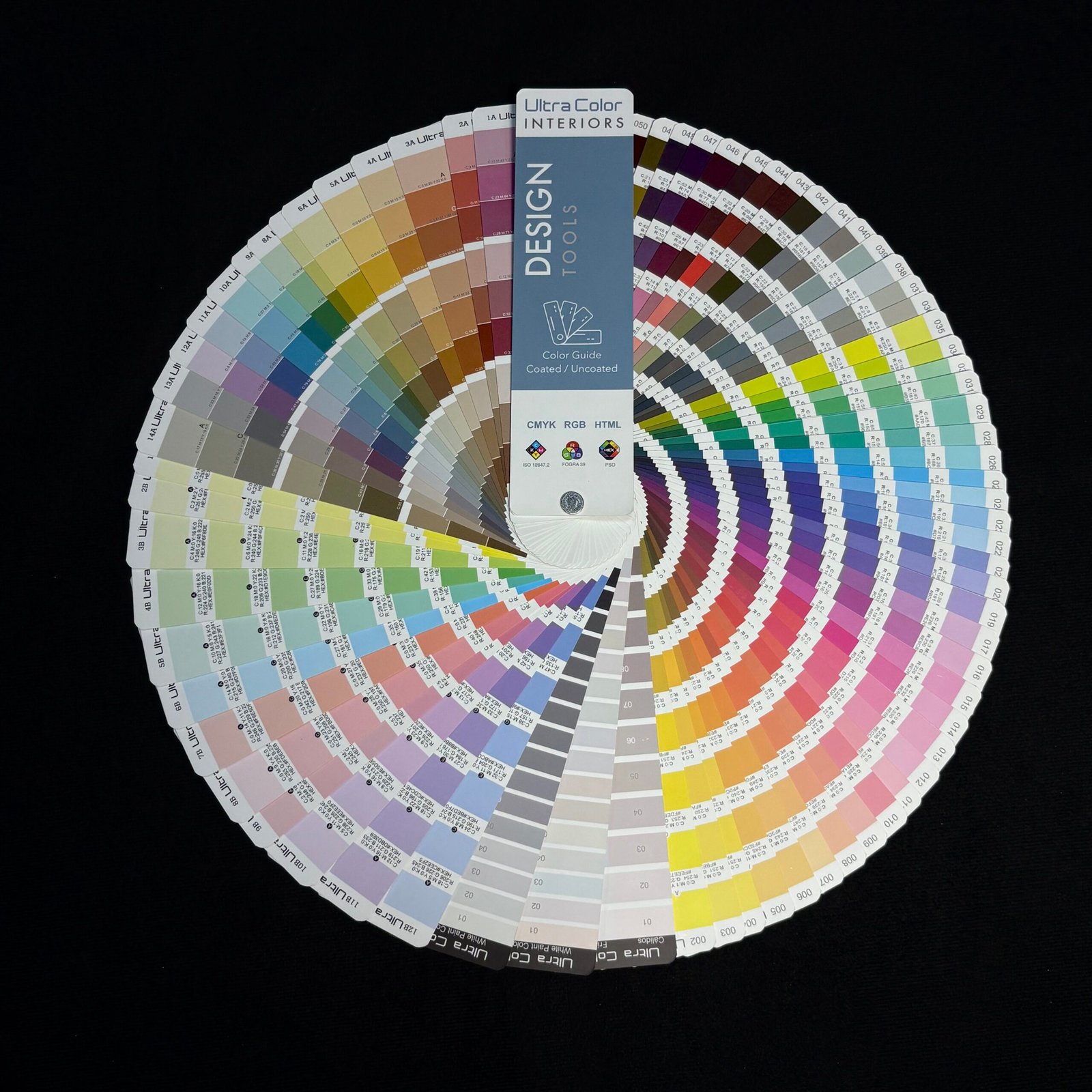 Pantonera Ultra Color Interiors con paleta de colores para decoración y diseño de interiores