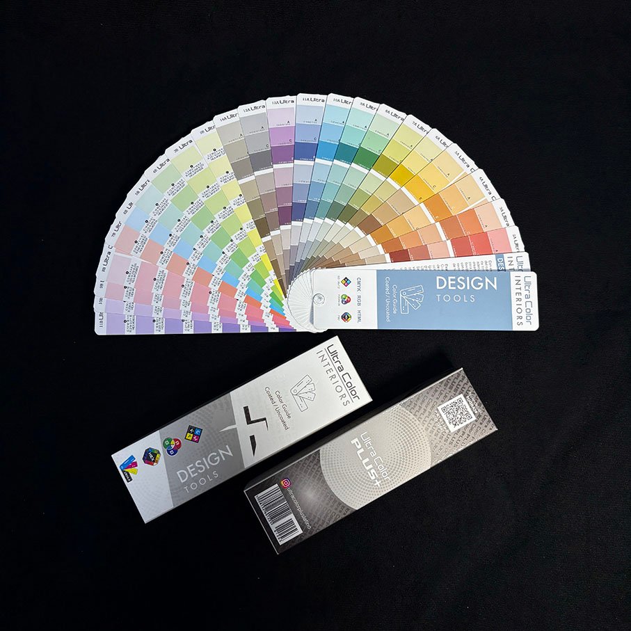 Pantonera Ultra Color Interiors con paleta de colores para decoración y diseño de interiores